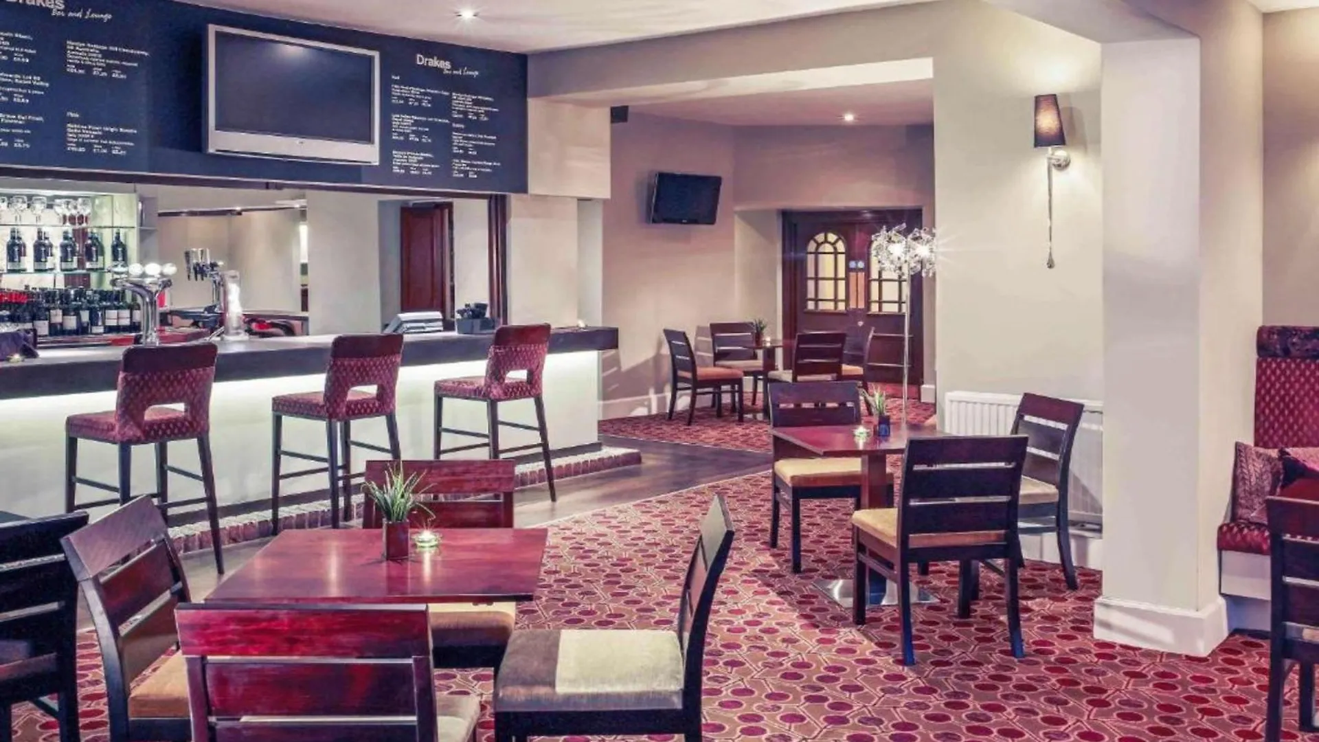 Exeter Rougemont Station Experience By Palette Resorts